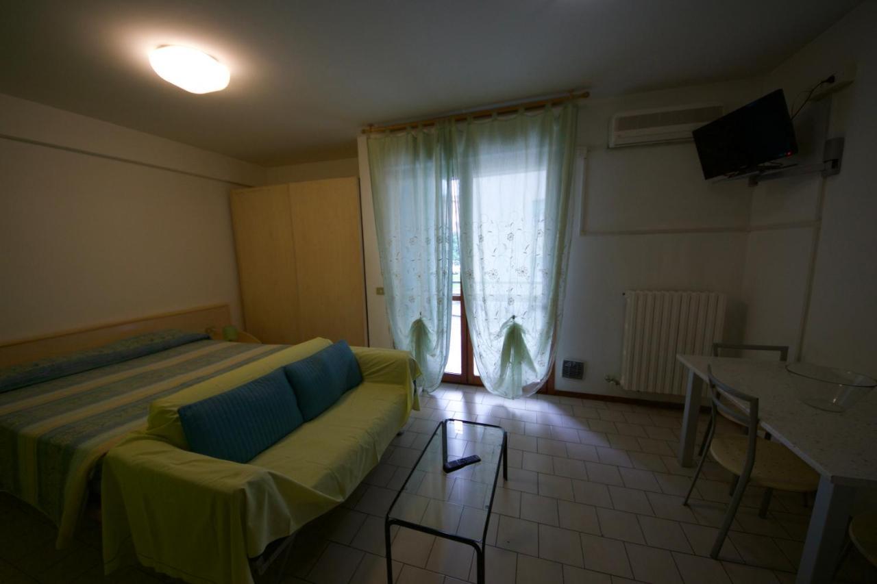 Residence Parmigianino Парма Екстериор снимка