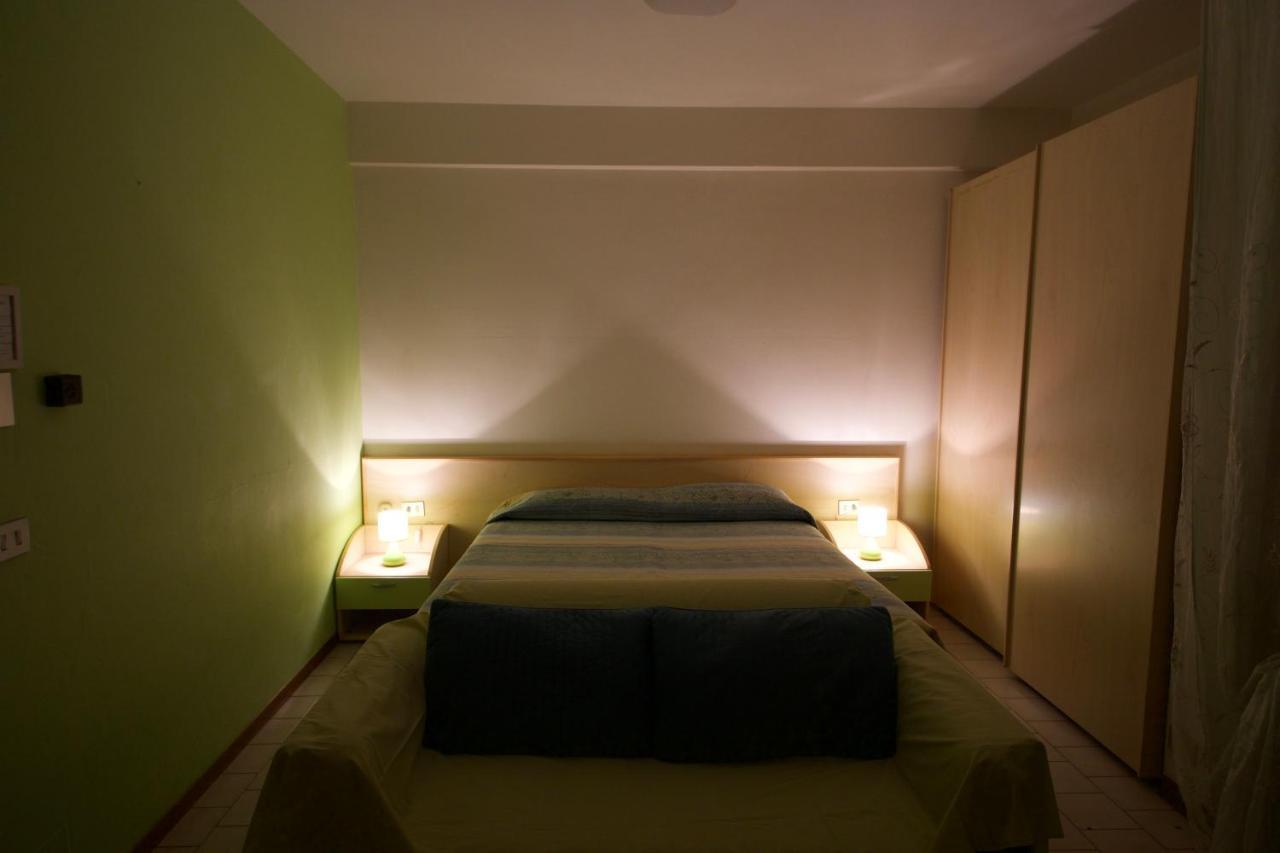Residence Parmigianino Парма Екстериор снимка